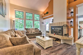 Lake Harmony Townhouse with Private Balcony!
